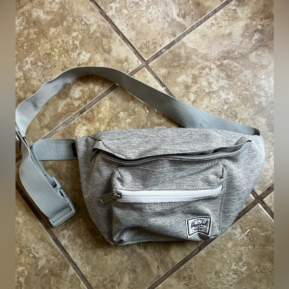 Herschel Cross Body